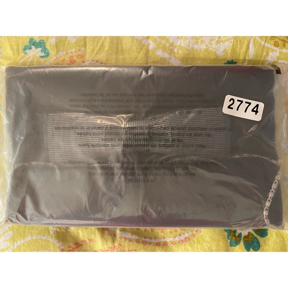 Black Bow Silky Sequined Evening Bag NWOT - Picture 6 of 6